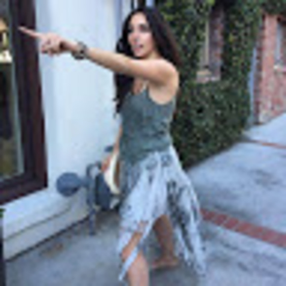 Meet your Posher, Niousha - Picture 1 of 1